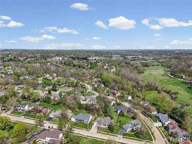 1482 Asterwood Court, Chesterfield, MO 63017