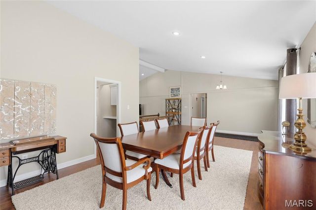 1482 Asterwood Court, Chesterfield, MO 63017