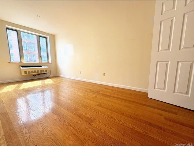 6314 Queens Boulevard 3E, Woodside, NY 11377