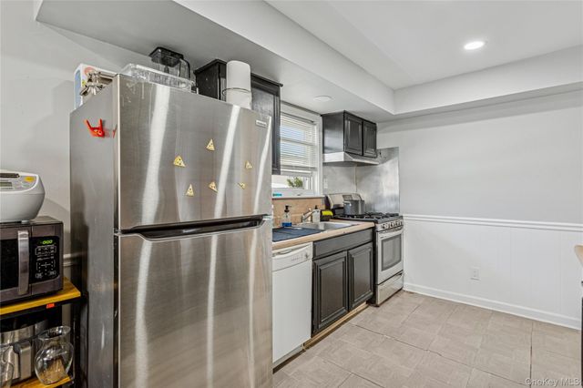 17 Marina Road, Island Park, NY 11558