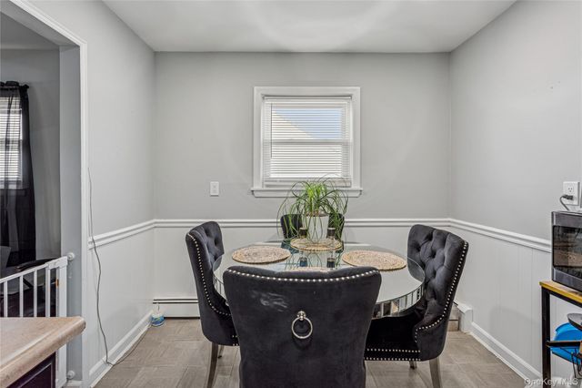 17 Marina Road, Island Park, NY 11558