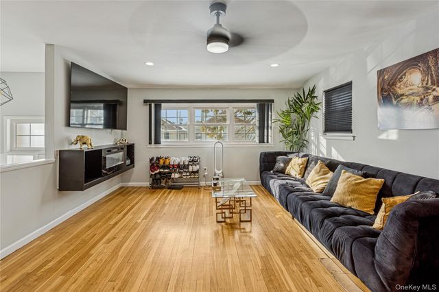 17 Marina Road, Island Park, NY 11558