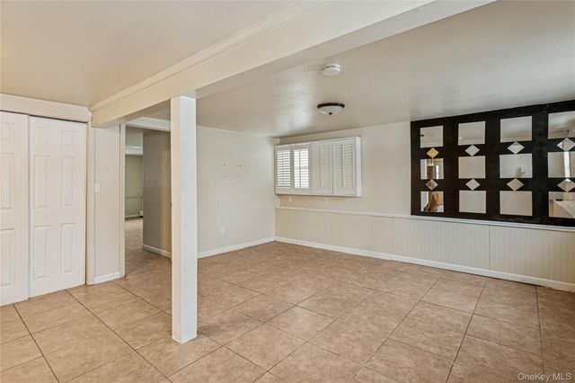 17 Marina Road, Island Park, NY 11558