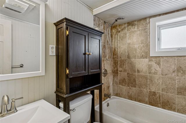 17 Marina Road, Island Park, NY 11558