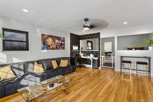 17 Marina Road, Island Park, NY 11558