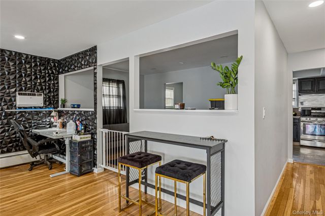 17 Marina Road, Island Park, NY 11558