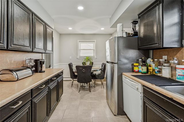 17 Marina Road, Island Park, NY 11558