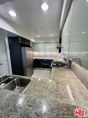 1353 N Fuller Avenue 3, Los Angeles, CA 90046