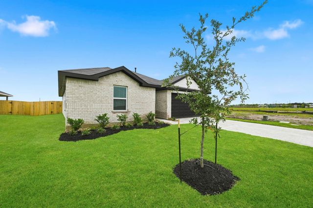 102 Rustic Creek Court, Dayton, TX 77535