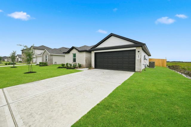 102 Rustic Creek Court, Dayton, TX 77535
