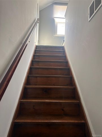 1814 Stanhope Street, Grosse Pointe Woods, MI 48236