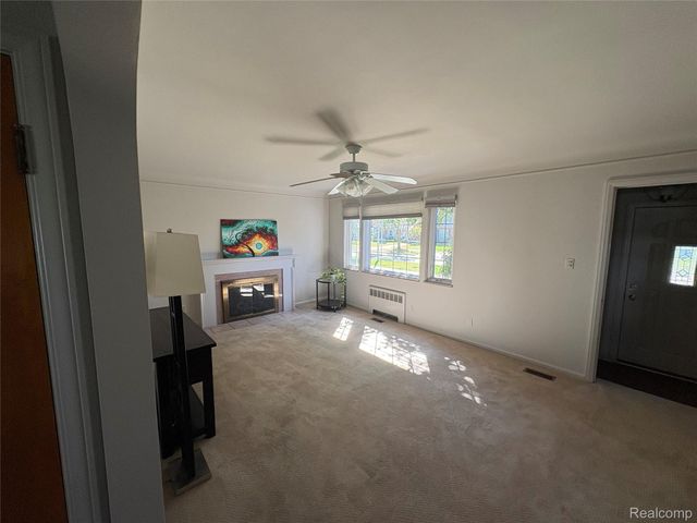 1814 Stanhope Street, Grosse Pointe Woods, MI 48236