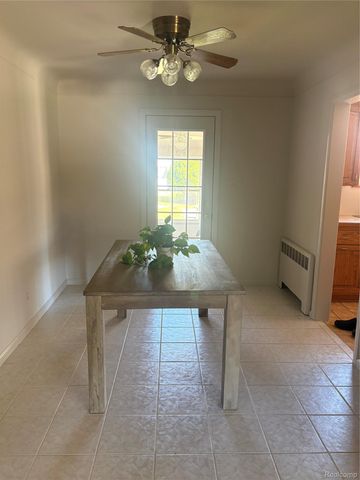1814 Stanhope Street, Grosse Pointe Woods, MI 48236