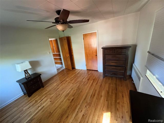 1814 Stanhope Street, Grosse Pointe Woods, MI 48236
