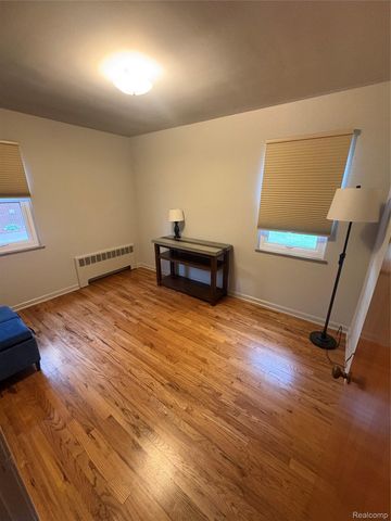 1814 Stanhope Street, Grosse Pointe Woods, MI 48236