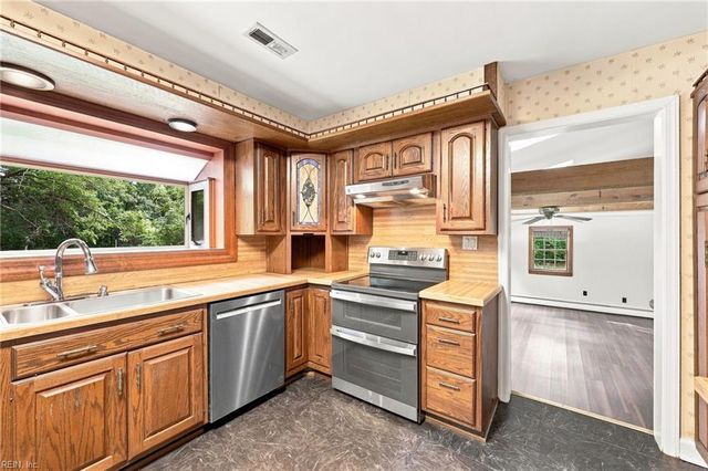 4905 Farrington DR, Virginia Beach, VA 23455