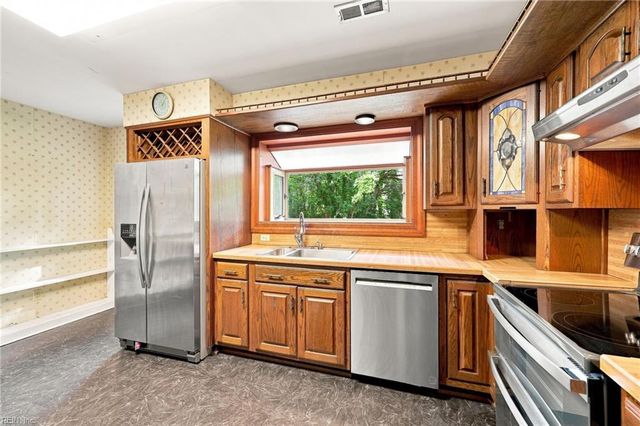 4905 Farrington DR, Virginia Beach, VA 23455