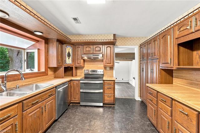 4905 Farrington DR, Virginia Beach, VA 23455