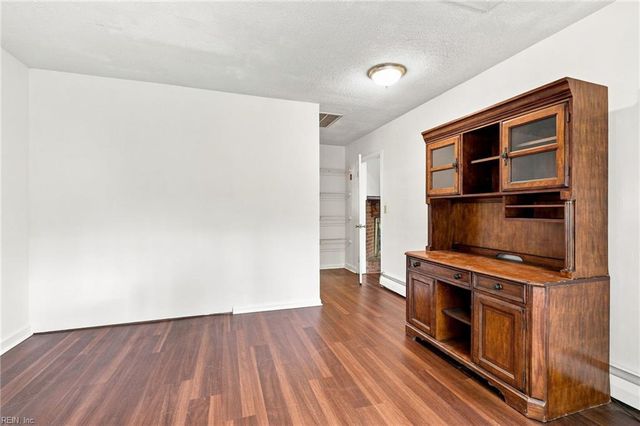4905 Farrington DR, Virginia Beach, VA 23455