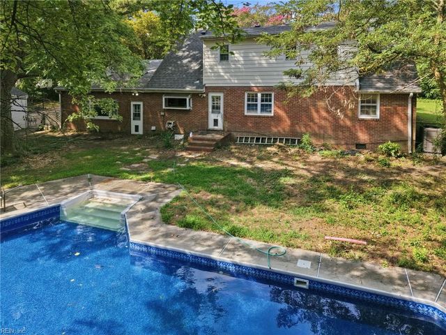 4905 Farrington DR, Virginia Beach, VA 23455