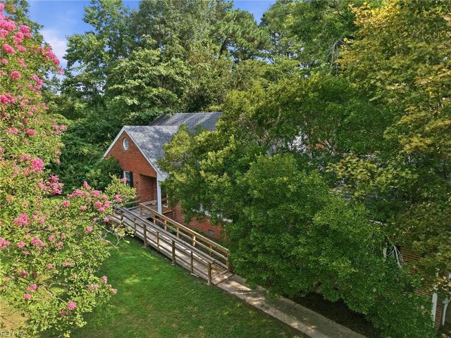 4905 Farrington DR, Virginia Beach, VA 23455