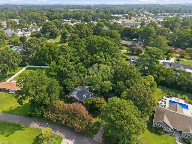 4905 Farrington DR, Virginia Beach, VA 23455