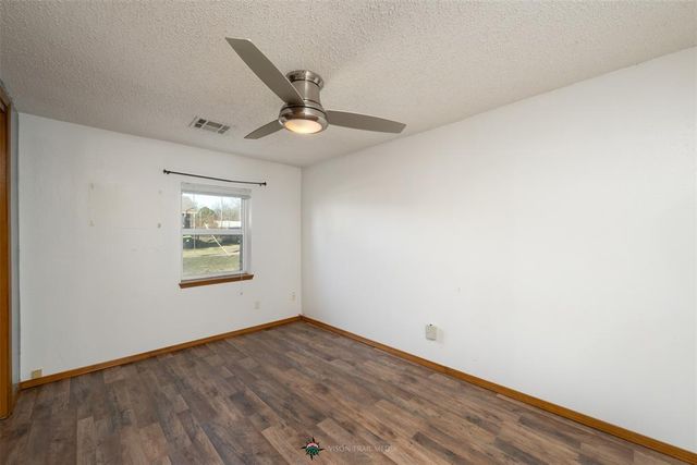 825 S 3rd Avenue, Purcell, OK 73080