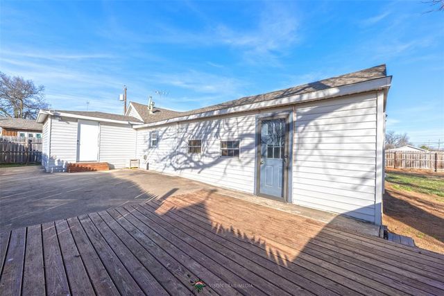 825 S 3rd Avenue, Purcell, OK 73080
