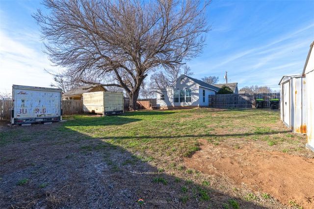 825 S 3rd Avenue, Purcell, OK 73080