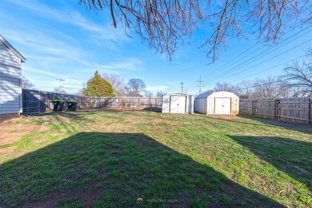 825 S 3rd Avenue, Purcell, OK 73080