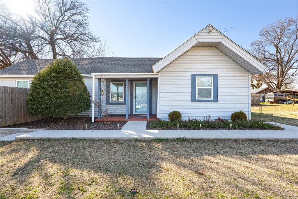 825 S 3rd Avenue, Purcell, OK 73080