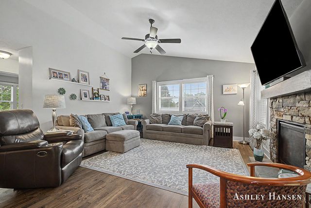 163 Dogwood Drive Ne, Rockford City, MI 49341