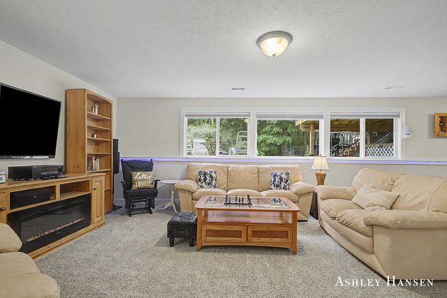 163 Dogwood Drive Ne, Rockford City, MI 49341
