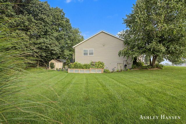 163 Dogwood Drive Ne, Rockford City, MI 49341