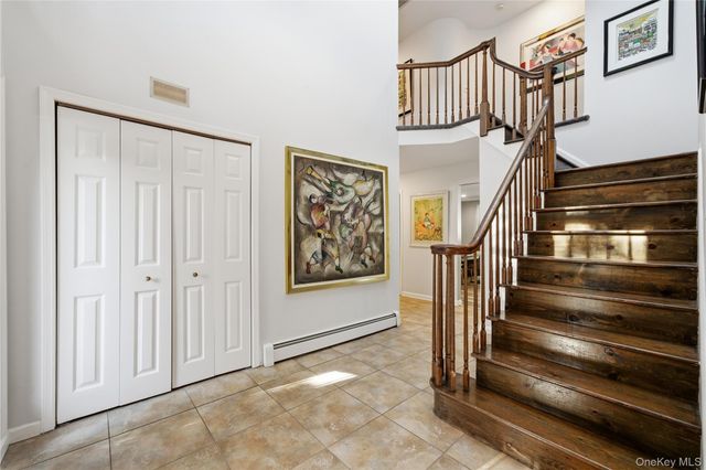 10 Weatherstone Way, Smithtown, NY 11787