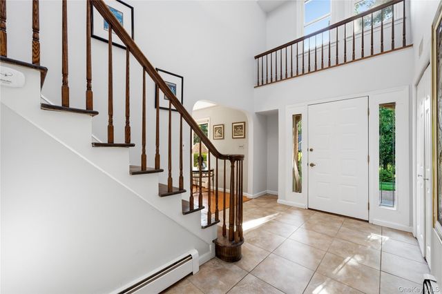 10 Weatherstone Way, Smithtown, NY 11787