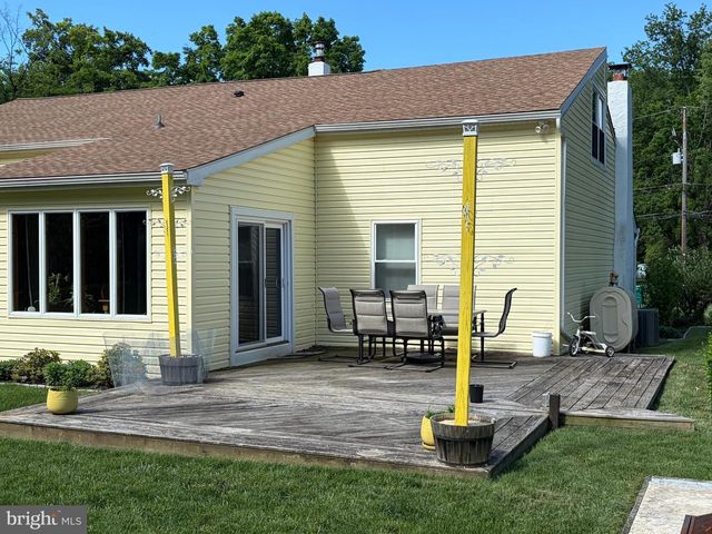2813 COUNTRY LN, Langhorne, PA 19047