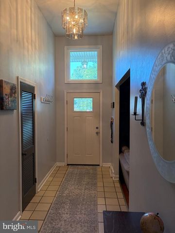 2813 COUNTRY LN, Langhorne, PA 19047