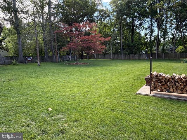 2813 COUNTRY LN, Langhorne, PA 19047