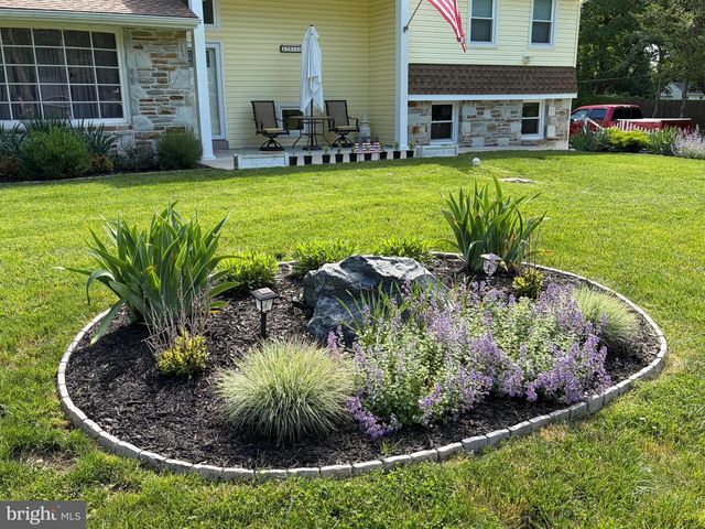 2813 COUNTRY LN, Langhorne, PA 19047