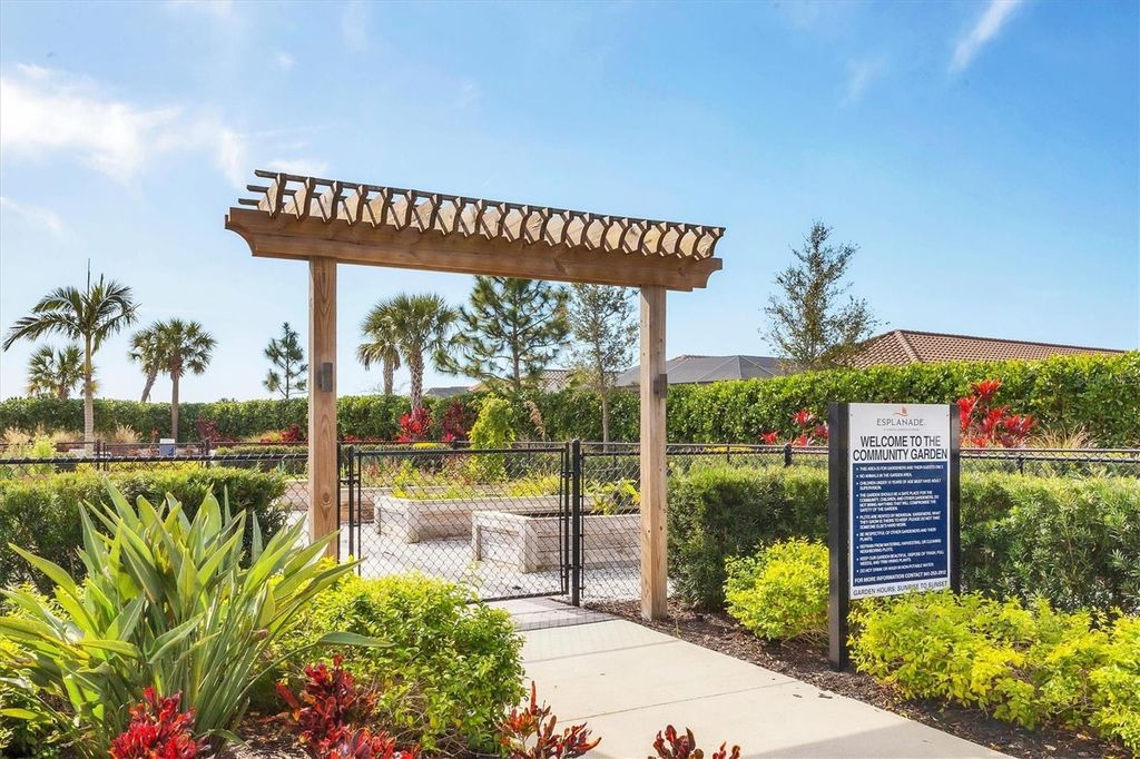 Image 88 of property listing at 3571 SANTA CATERINA BOULEVARD, Bradenton, FL 34211