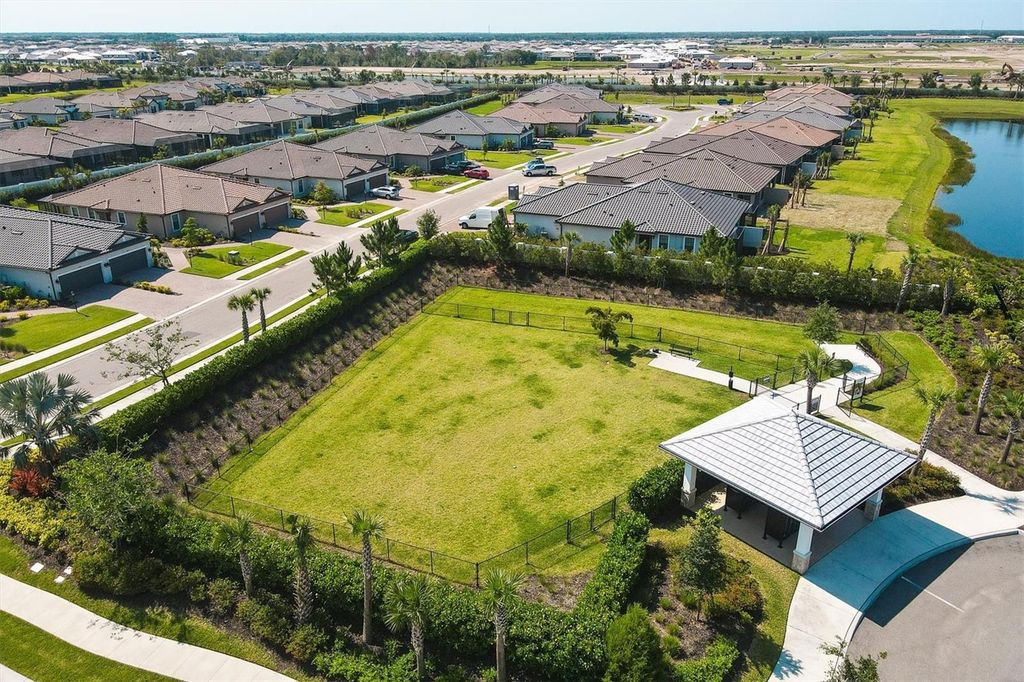 Image 89 of property listing at 3571 SANTA CATERINA BOULEVARD, Bradenton, FL 34211