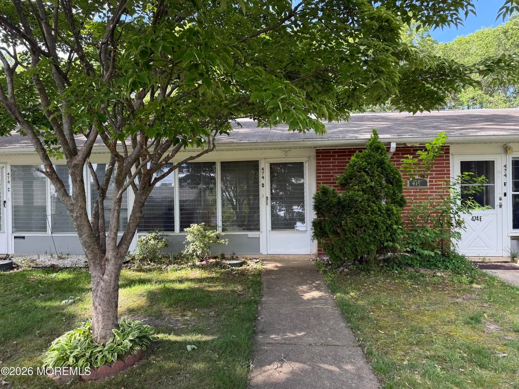 474D Thornbury Court, Lakewood, NJ 08701