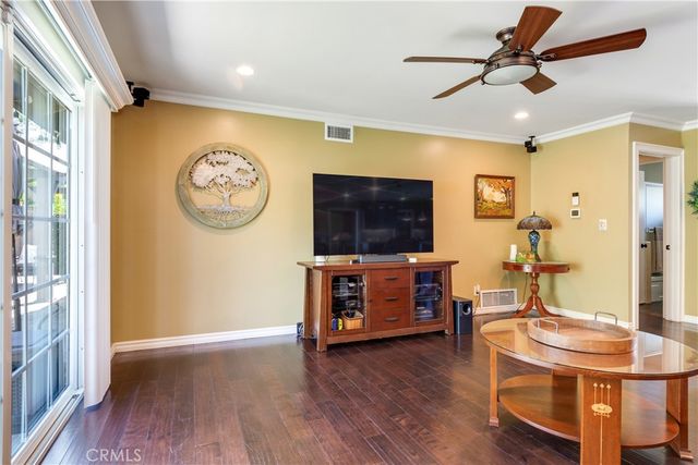 1049 El Mirador, Fullerton, CA 92835