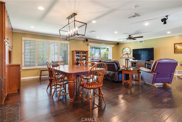 1049 El Mirador, Fullerton, CA 92835