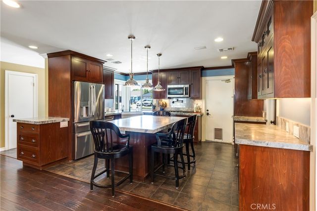 1049 El Mirador, Fullerton, CA 92835