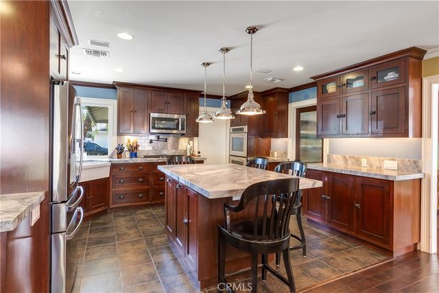 1049 El Mirador, Fullerton, CA 92835