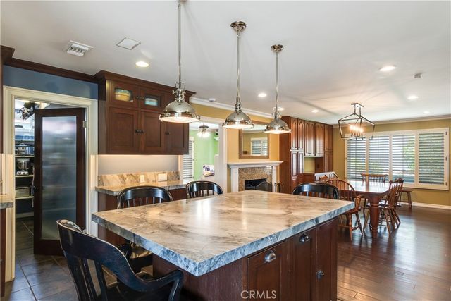 1049 El Mirador, Fullerton, CA 92835