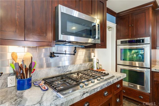 1049 El Mirador, Fullerton, CA 92835
