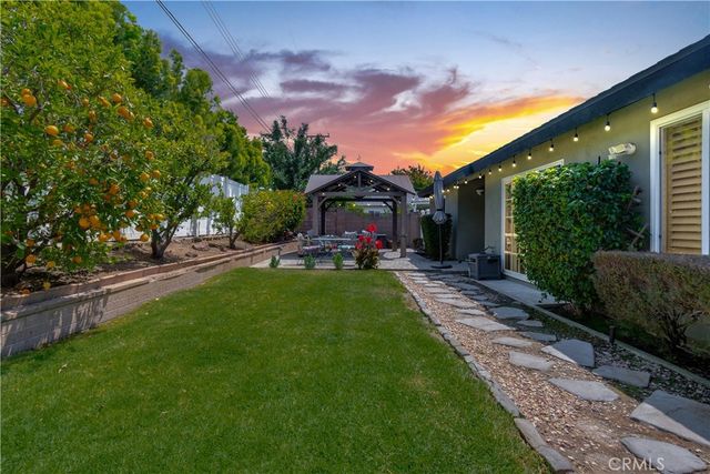 1049 El Mirador, Fullerton, CA 92835